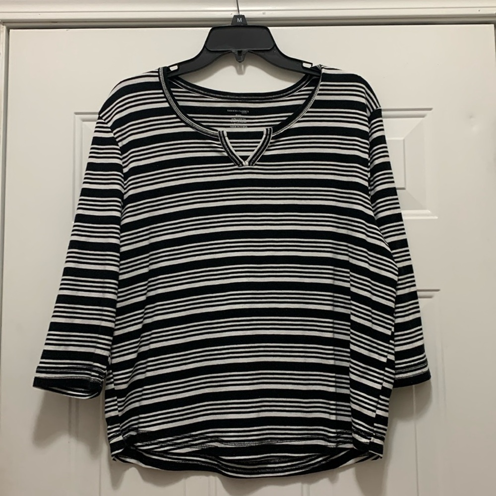 4/$10 Black/white size XL petite cotton blend top
